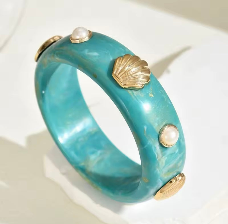 Acrylic Cuff Bangle with Shells and Pearl – OutDazl