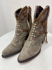 El Vaquero - Suede Leather Ankle Boots Maeve Silverstone Almond - OutDazl