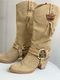 El Vaquero - Suede Leather Texas Boots Kris in Silverstone Ecru - OutDazl