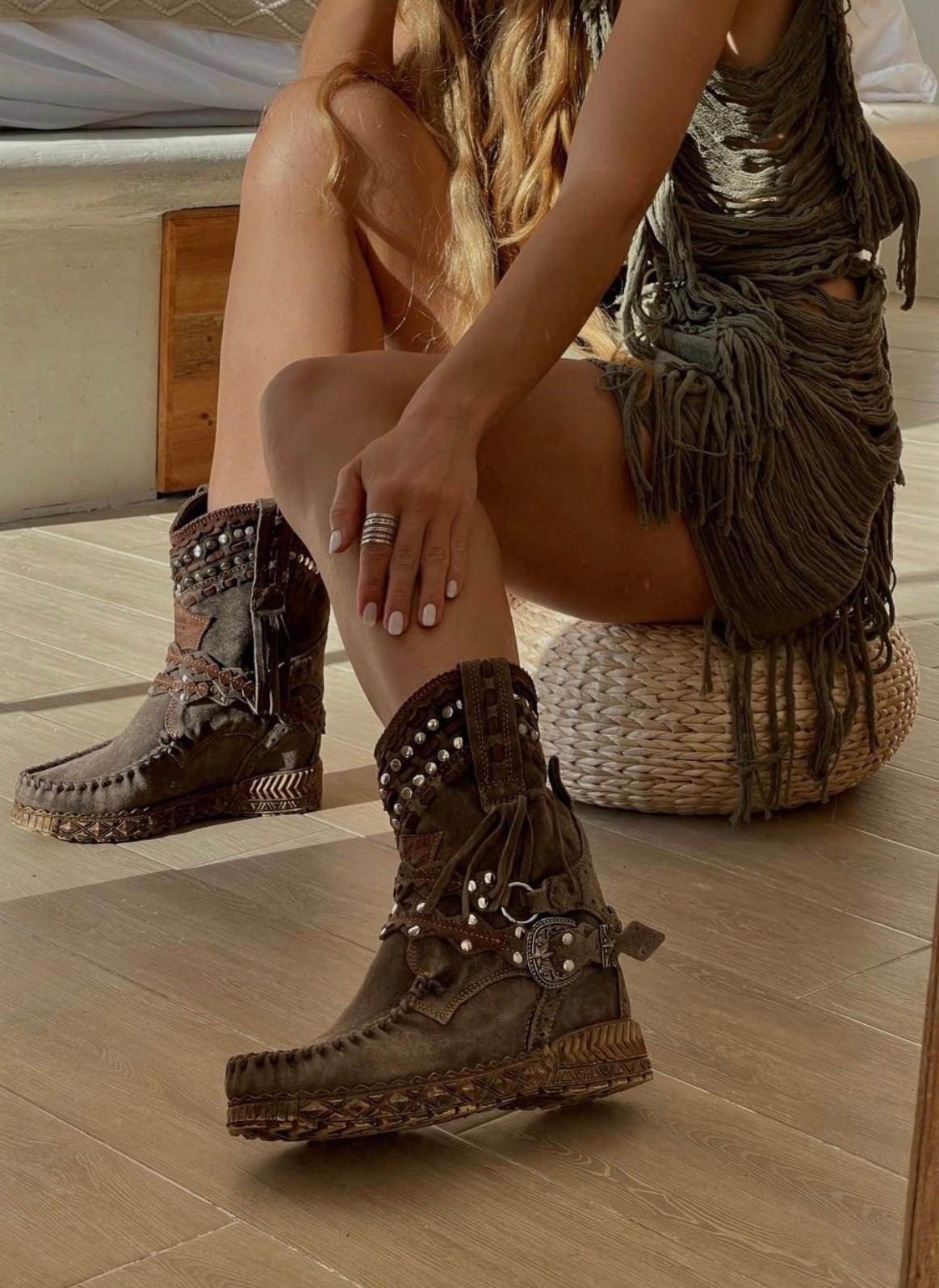 El Vaquero - Yara Studded Leather Wedge Boots in Silverstone Almond - OutDazl