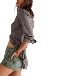 Free People - Beginners Luck Slouchy Shorts in Olive - OutDazl