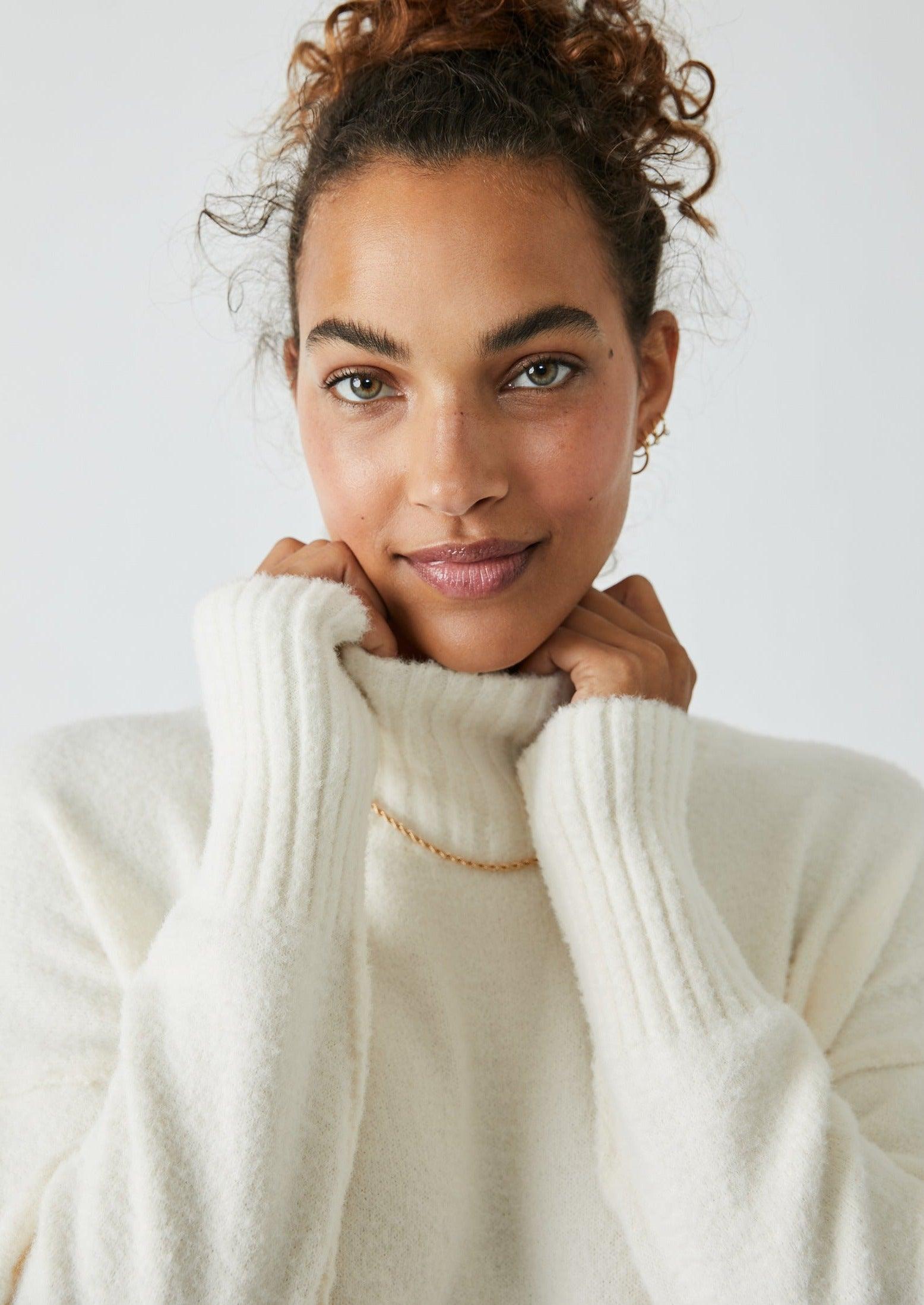 Free People - Vancouver Turtleneck in Ivory - OutDazl