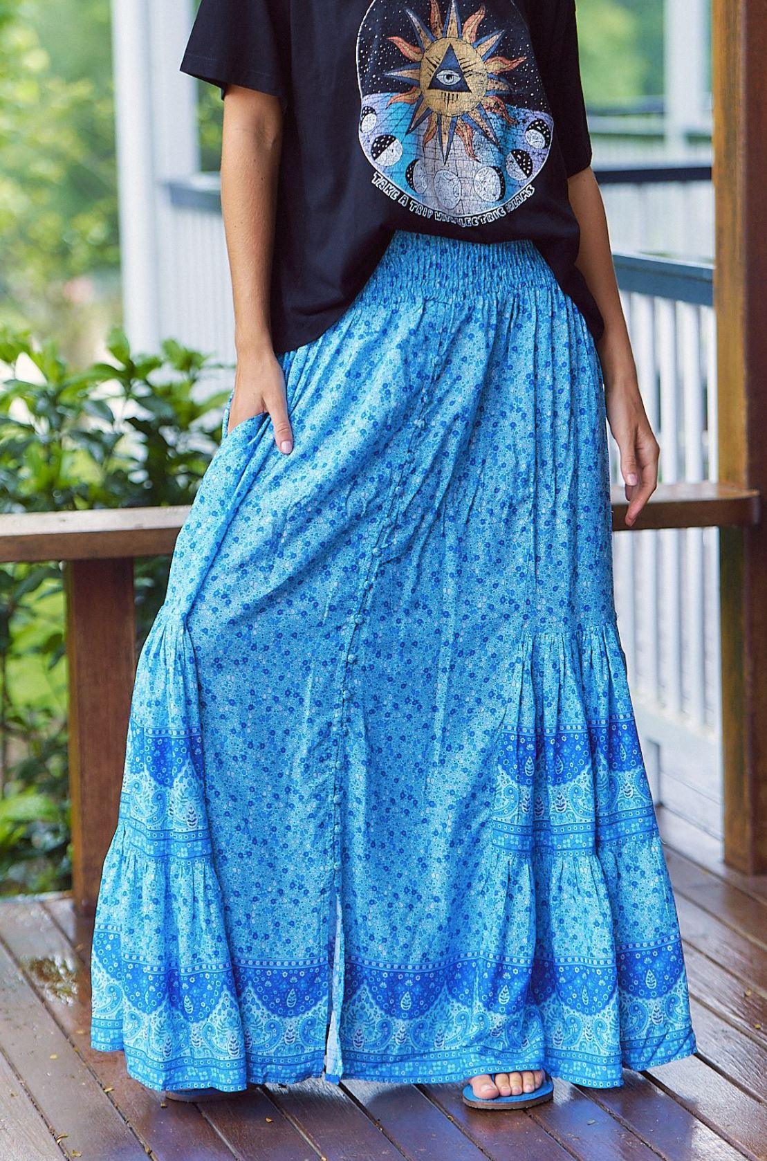20 Long Skirt Outfits to Wear for Any Occasion
