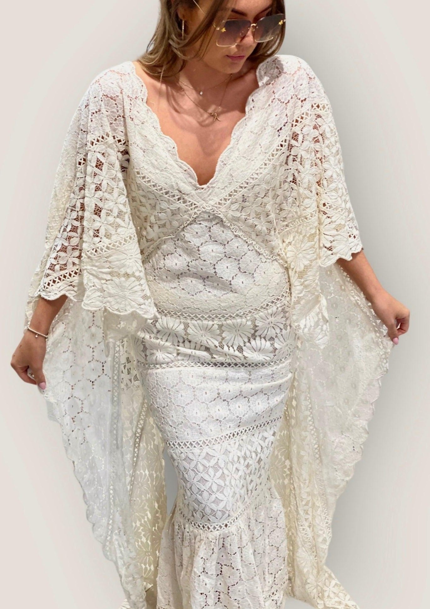 Long lace clearance kaftan