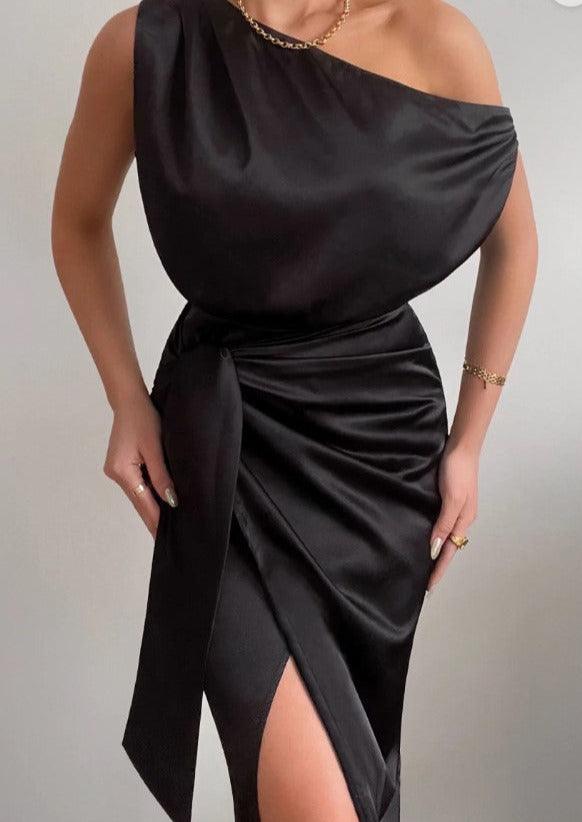 Seven Wonders - Charisma Midi Dress in Black - OutDazl