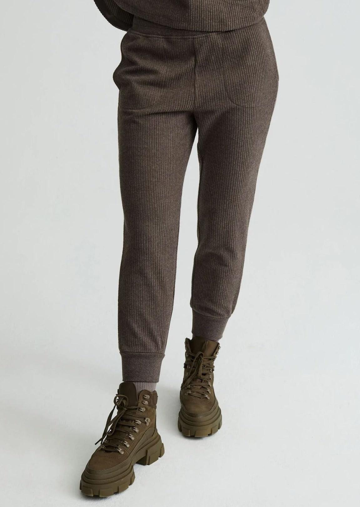Varley - Russell Sweat Pant in Chocolate Marl - OutDazl