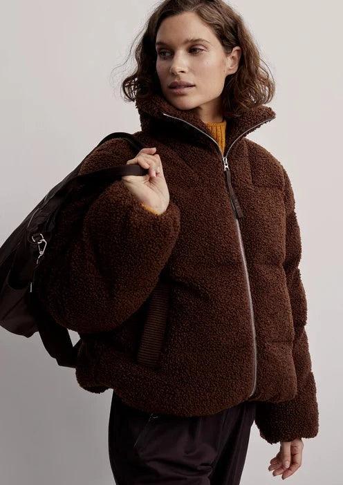 Varley - Wilkins Sherpa Puffer Jacket in Chestnut - OutDazl
